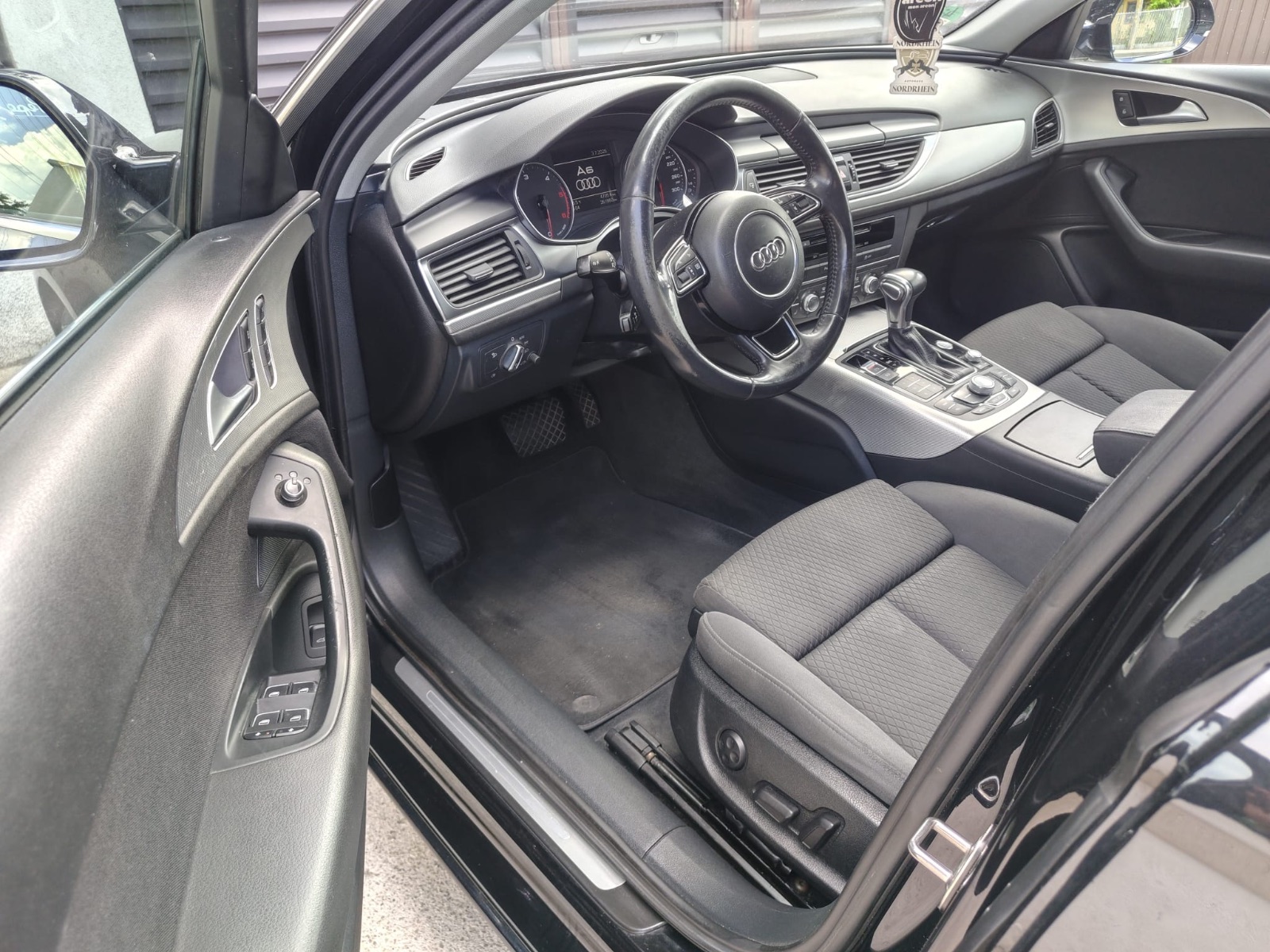Audi A 6, poza 8 din 14