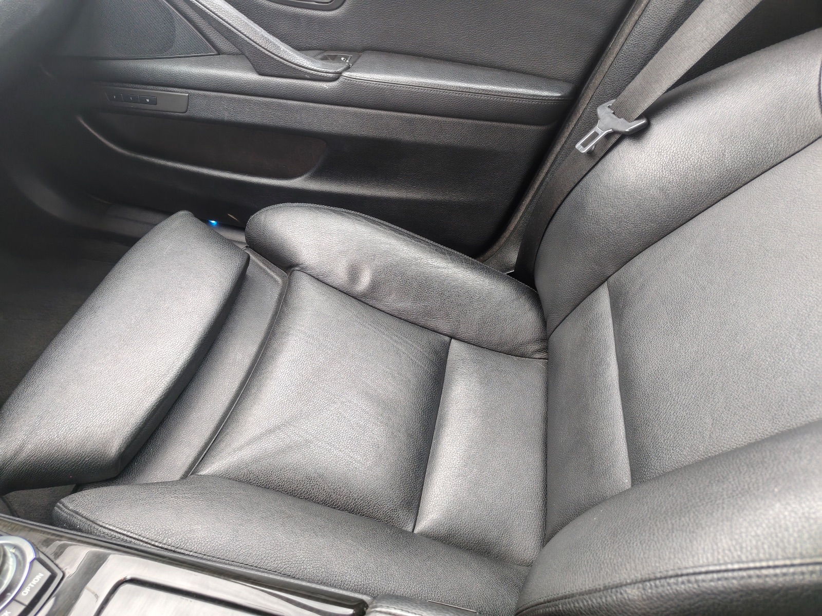 BMW Seria 5 F10, poza 10 din 16