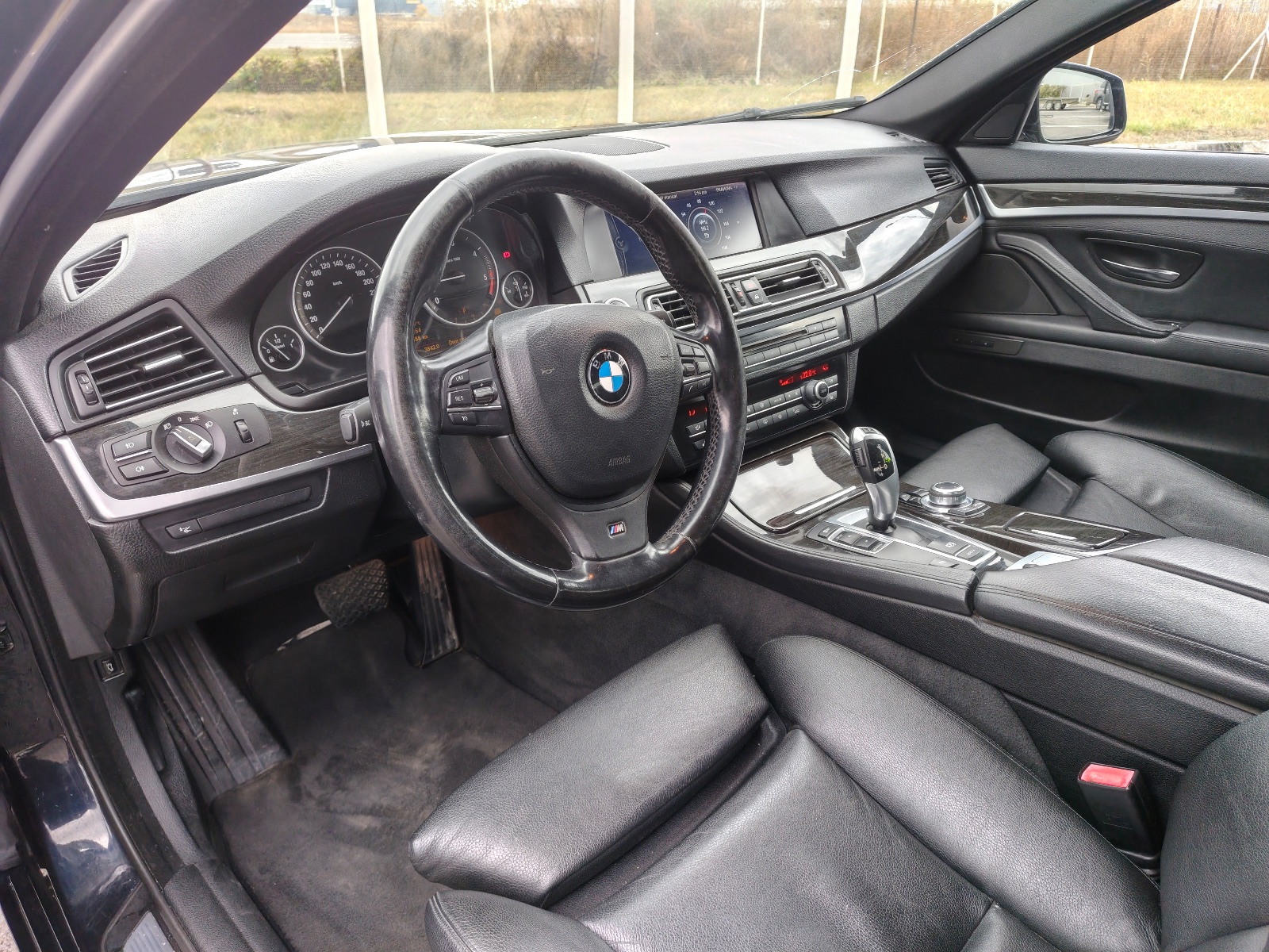 BMW Seria 5 F10, poza 14 din 16